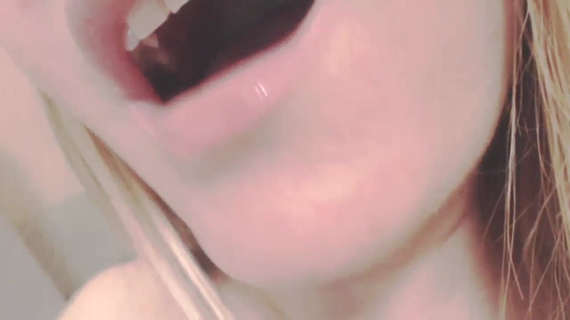 Gallery image thumbnail from SoLittleAmber's myfreecams stream on, 10/29/2024, 11:05 image 17 of 20