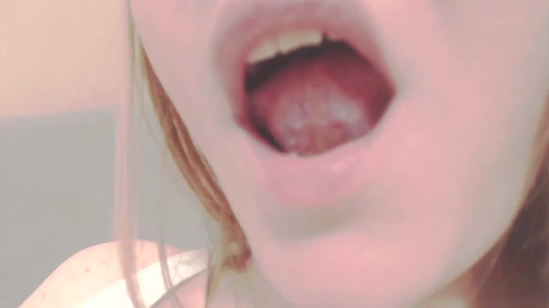 Gallery image thumbnail from SoLittleAmber's myfreecams stream on, 03/13/2025, 10:28 image 3 of 20