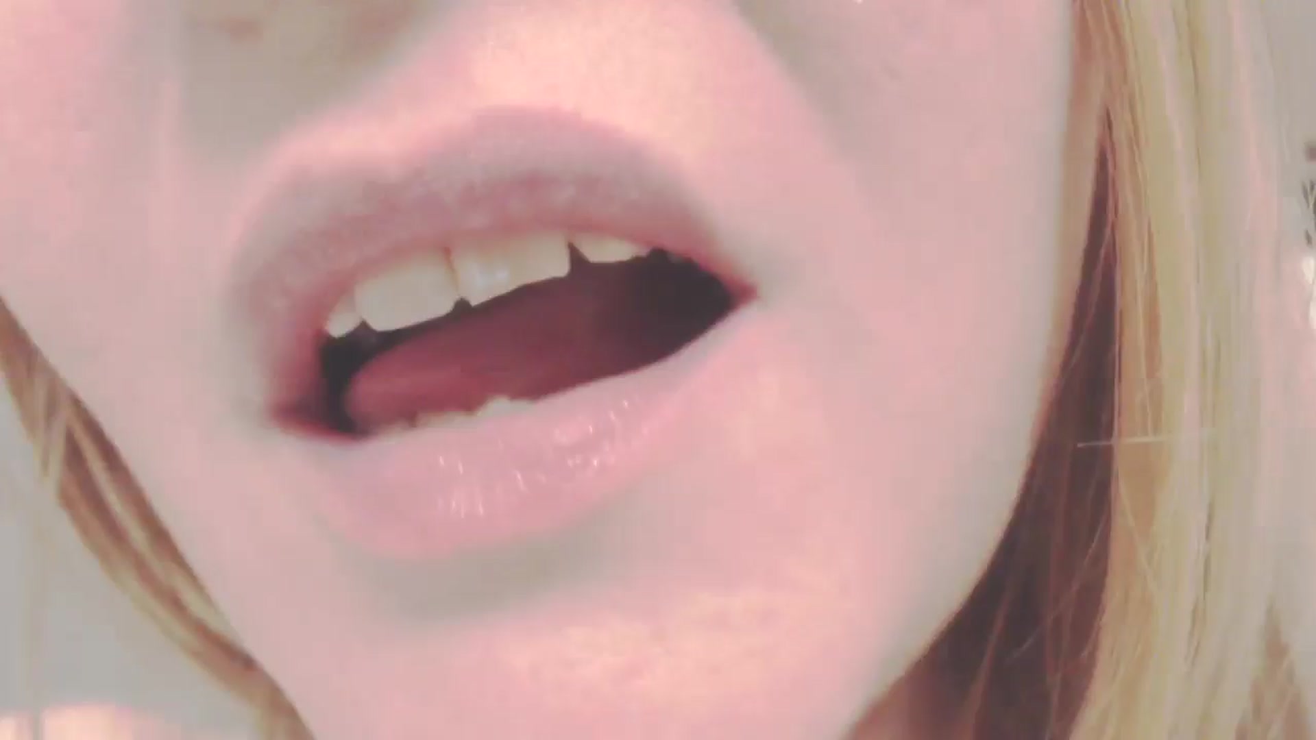 Gallery image thumbnail from SoLittleAmber's myfreecams stream on, 03/13/2025, 10:28 image 2 of 20