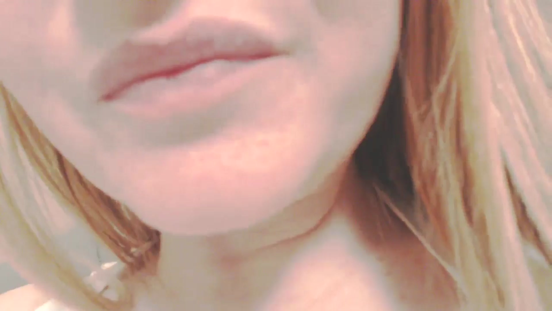 Gallery image thumbnail from SoLittleAmber's myfreecams stream on, 04/14/2025, 11:08 image 18 of 20