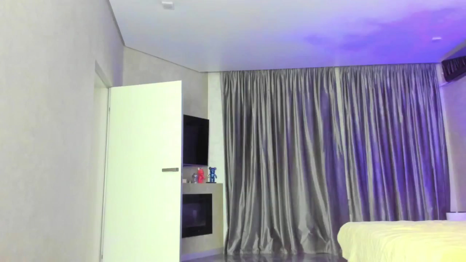 Gallery image thumbnail from SoLoveK's myfreecams stream on, 06/27/2025, 18:13 image 11 of 20