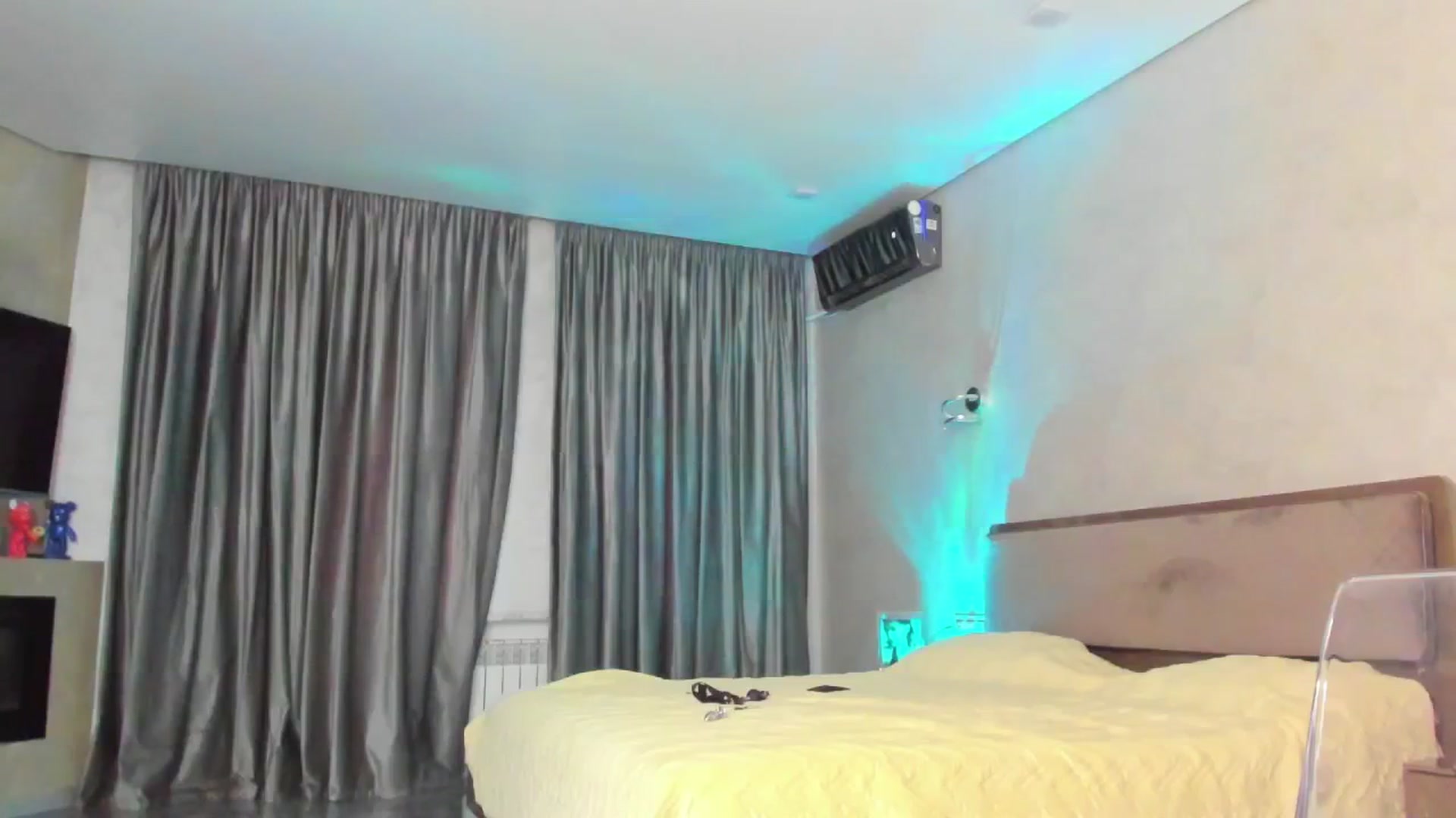 Gallery image thumbnail from SoLoveK's myfreecams stream on, 07/04/2025, 17:20 image 6 of 20