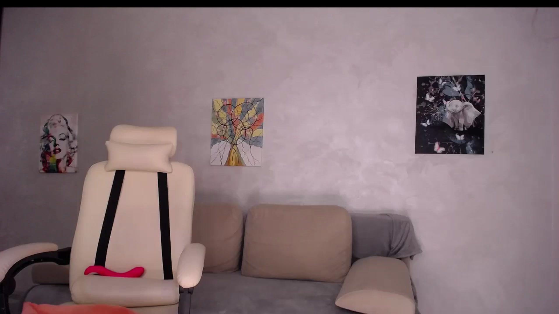 Gallery image thumbnail from SoSexyMonna's myfreecams stream on, 04/05/2024, 17:59 image 8 of 20