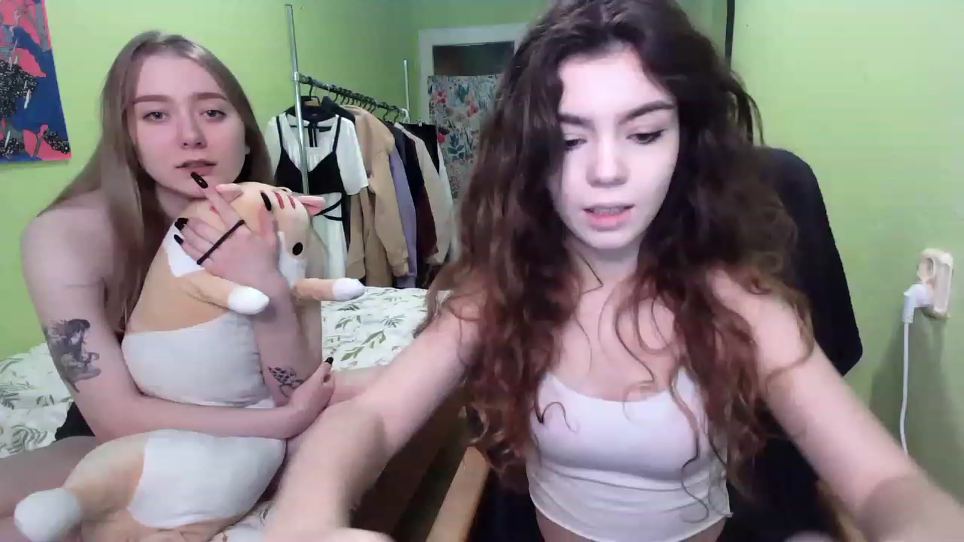 Gallery image thumbnail from So_Karry's myfreecams stream on, 12/03/2022, 14:34 image 5 of 20