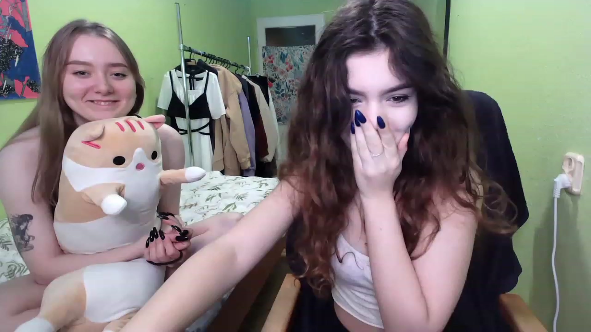 Gallery image thumbnail from So_Karry's myfreecams stream on, 12/03/2022, 14:34 image 6 of 20