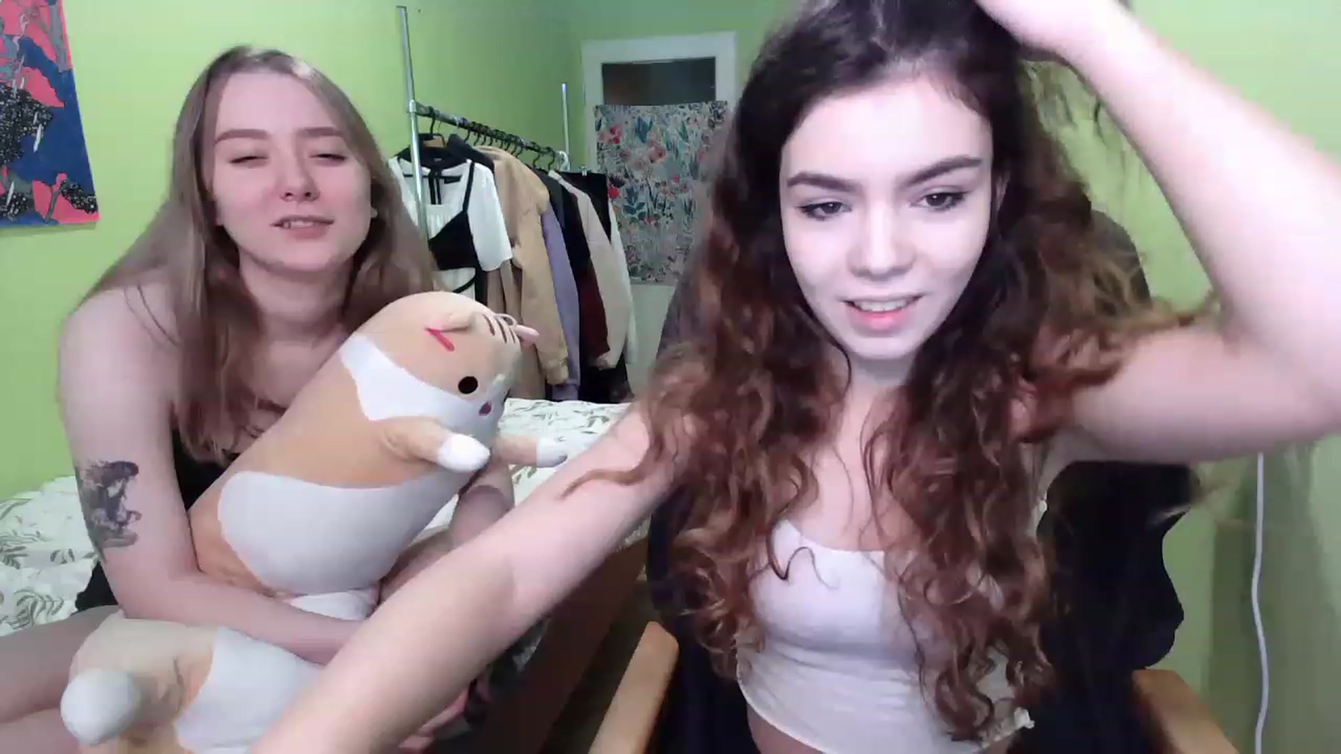 Gallery image thumbnail from So_Karry's myfreecams stream on, 12/03/2022, 14:34 image 2 of 20