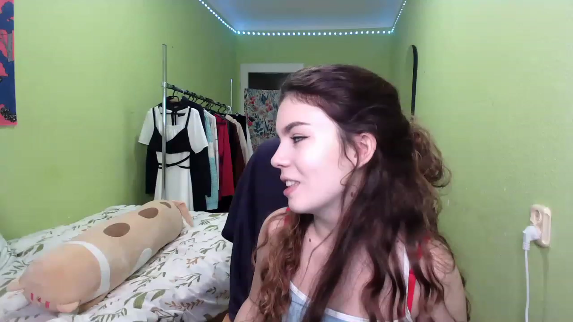 Gallery image thumbnail from So_Karry's myfreecams stream on, 12/05/2022, 13:19 image 1 of 20