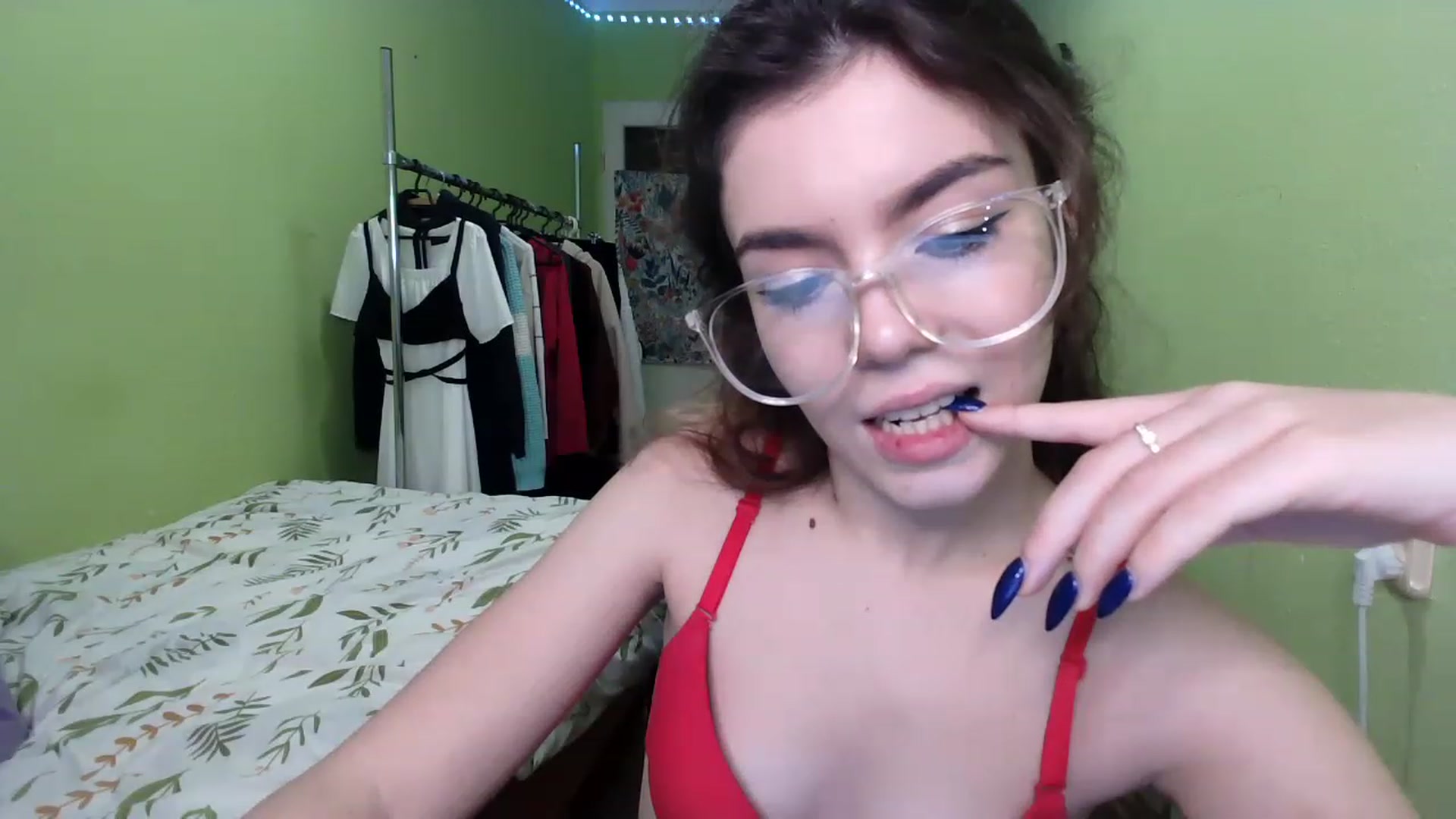 Gallery image thumbnail from So_Karry's myfreecams stream on, 12/05/2022, 13:19 image 14 of 20