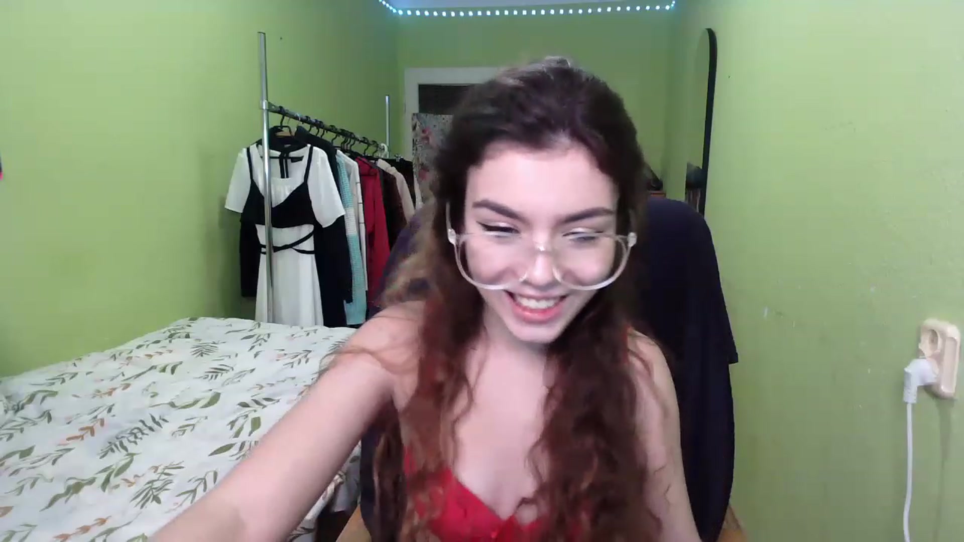 Gallery image thumbnail from So_Karry's myfreecams stream on, 12/05/2022, 13:19 image 13 of 20