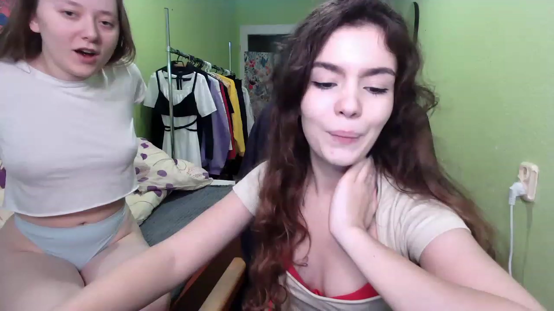 Gallery image thumbnail from So_Karry's myfreecams stream on, 12/06/2022, 14:11 image 18 of 20
