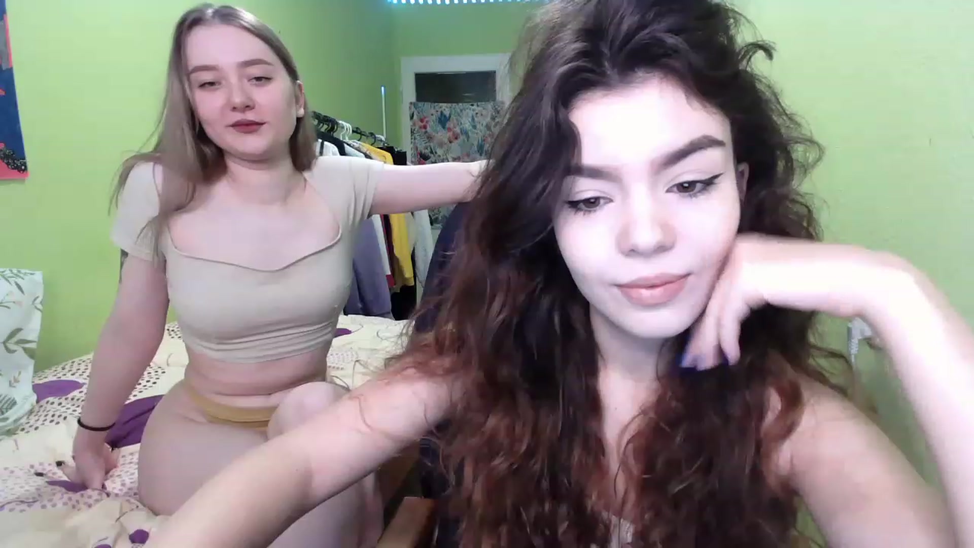 Gallery image thumbnail from So_Karry's myfreecams stream on, 12/07/2022, 13:21 image 9 of 20