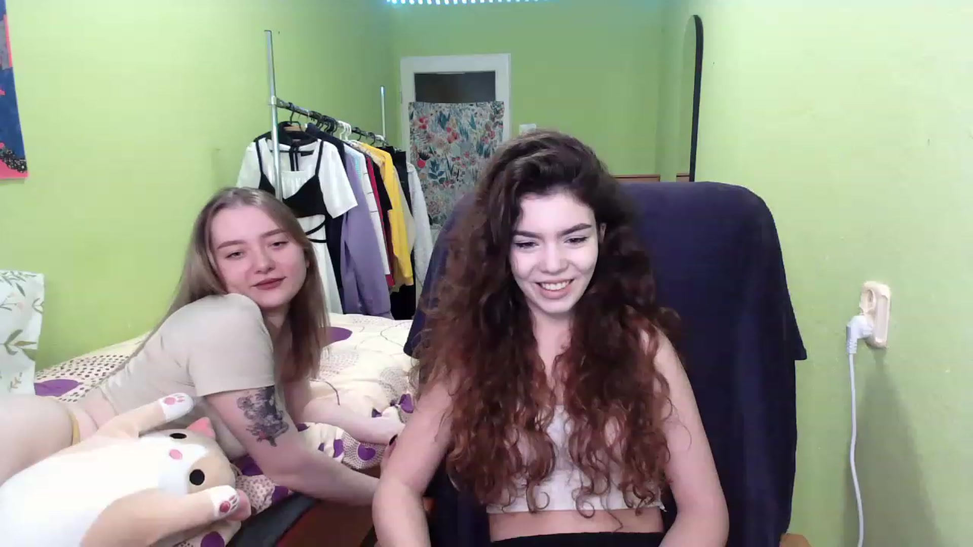 Gallery image thumbnail from So_Karry's myfreecams stream on, 12/07/2022, 13:21 image 5 of 20