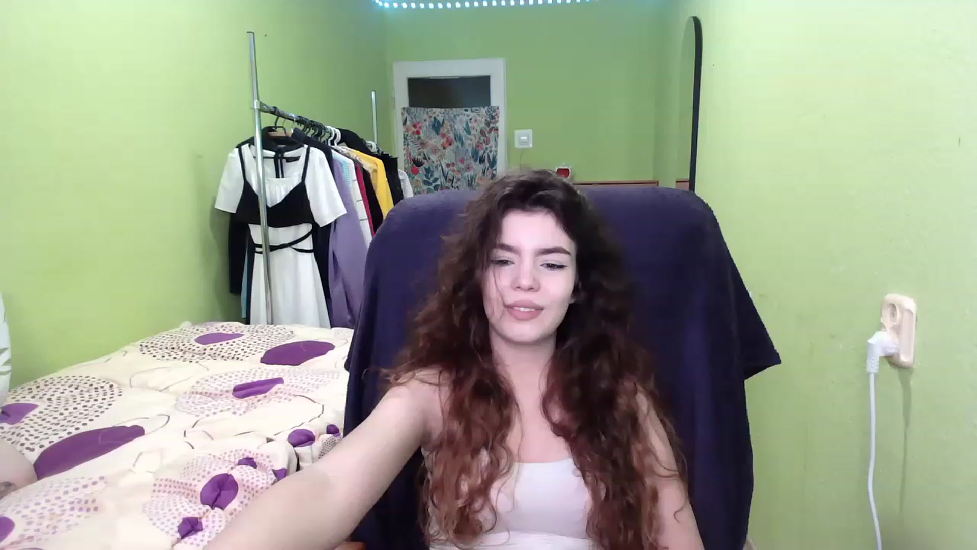 Gallery image thumbnail from So_Karry's myfreecams stream on, 12/07/2022, 14:04 image 9 of 20