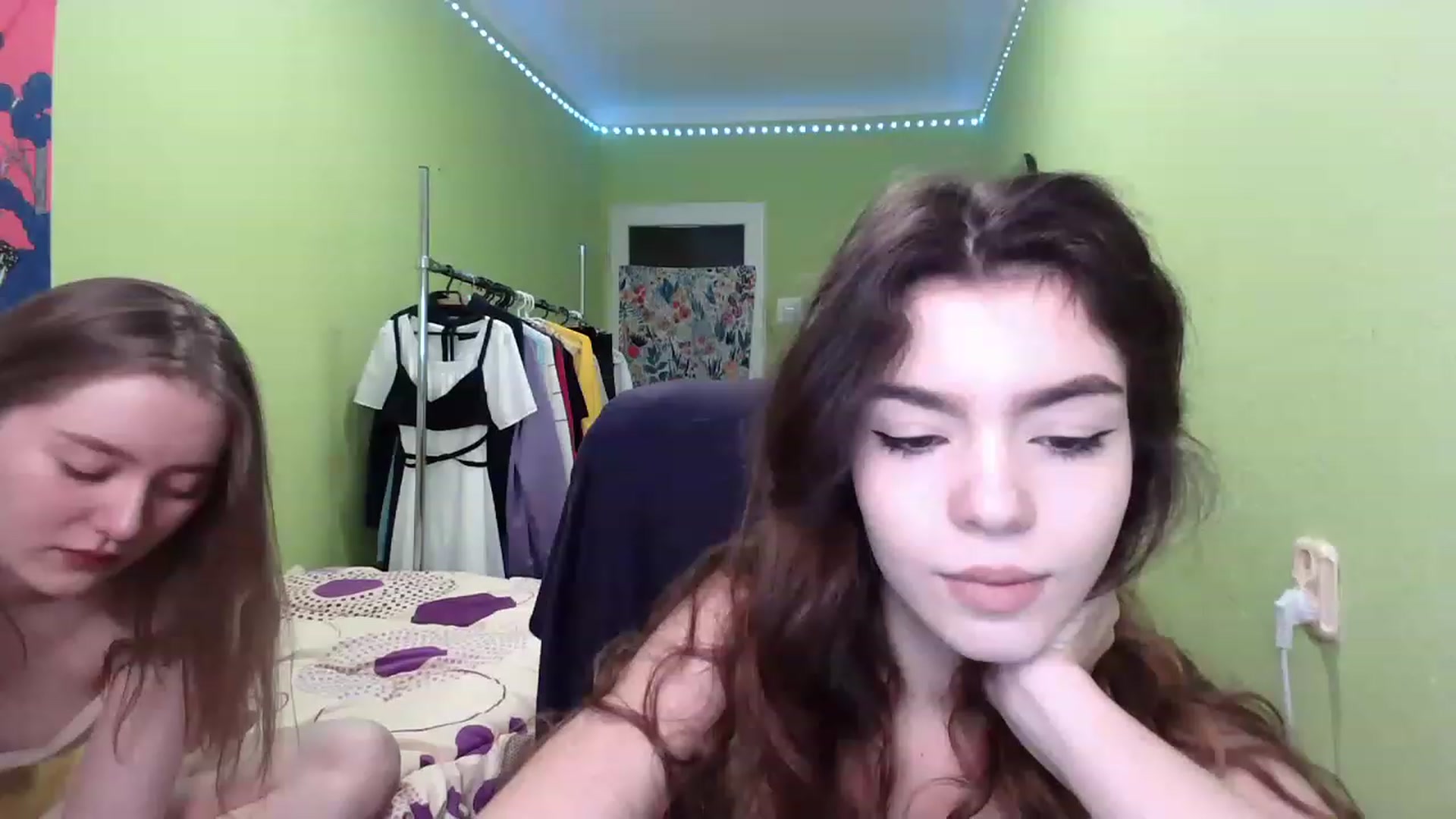 Gallery image thumbnail from So_Karry's myfreecams stream on, 12/07/2022, 14:04 image 1 of 20