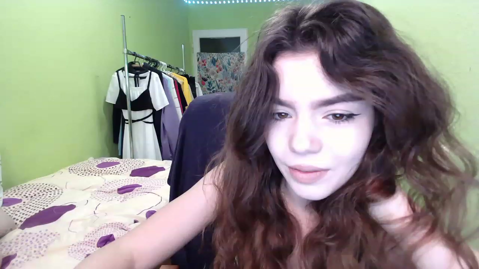 Gallery image thumbnail from So_Karry's myfreecams stream on, 12/07/2022, 14:04 image 4 of 20