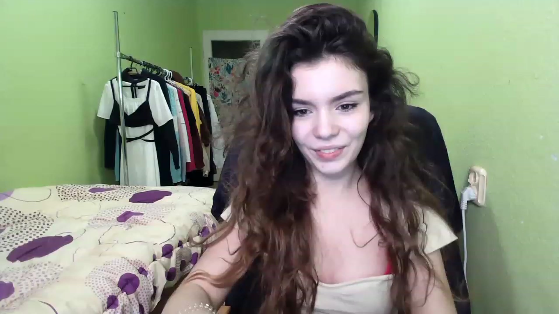 Gallery image thumbnail from So_Karry's myfreecams stream on, 12/08/2022, 14:27 image 13 of 20