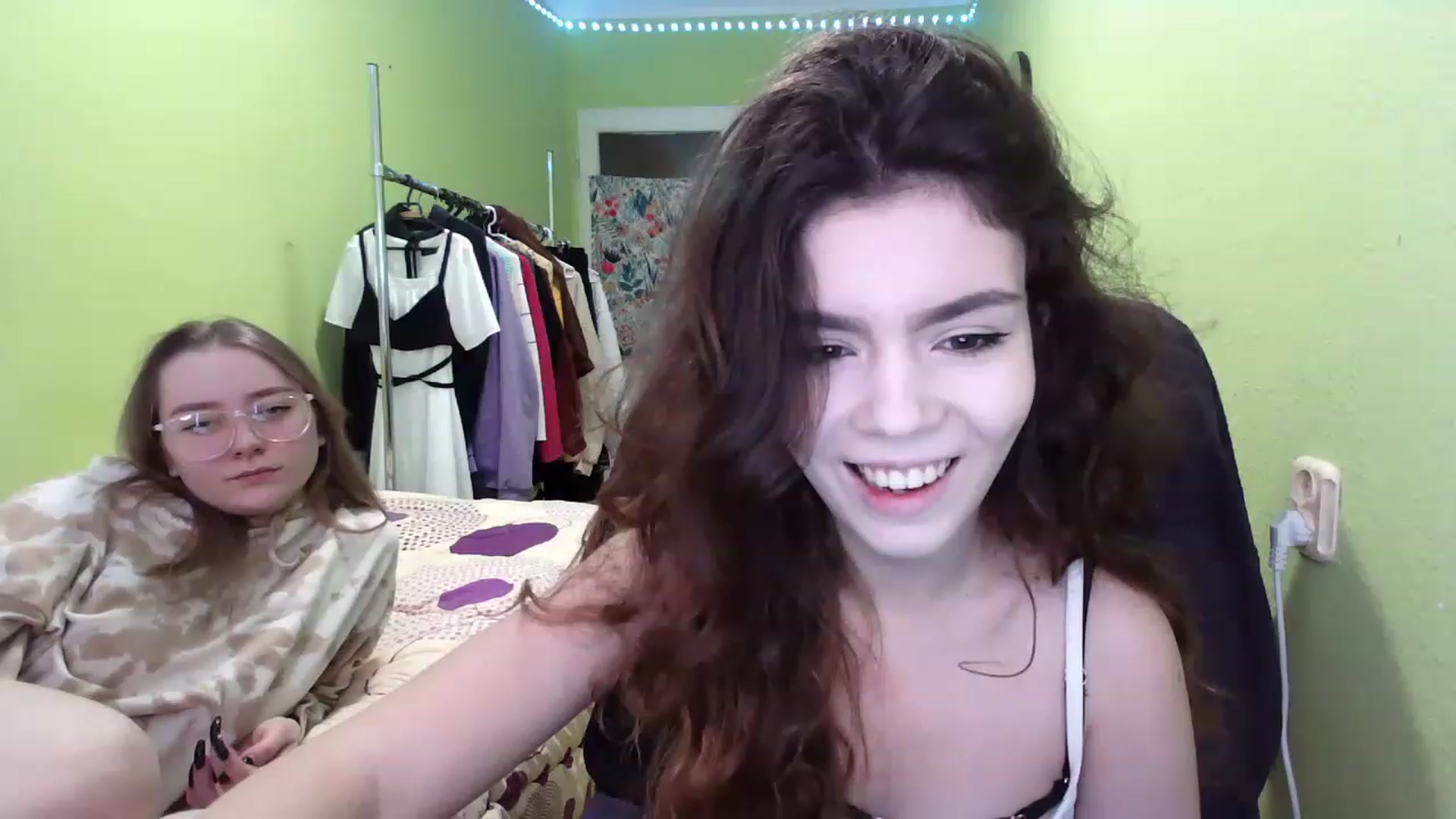 Gallery image thumbnail from So_Karry's myfreecams stream on, 12/09/2022, 14:35 image 2 of 20