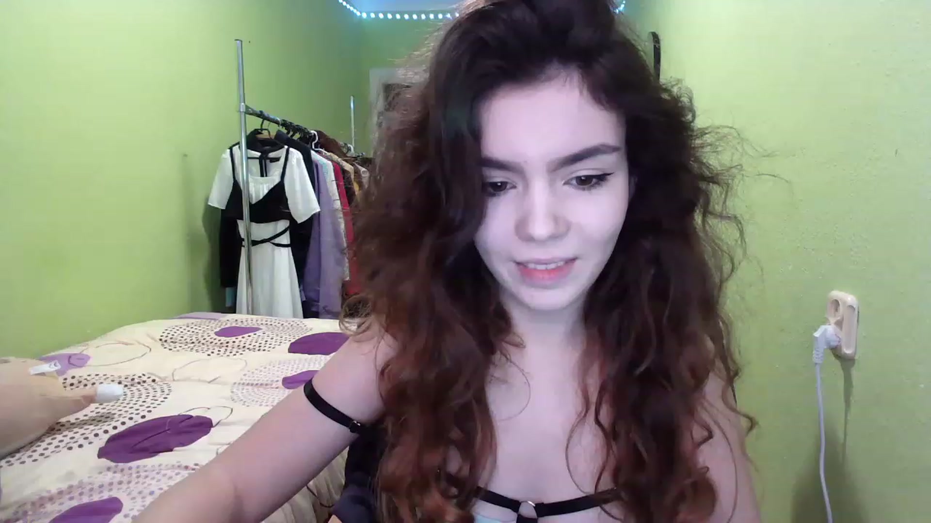 Gallery image thumbnail from So_Karry's myfreecams stream on, 12/09/2022, 14:35 image 14 of 20