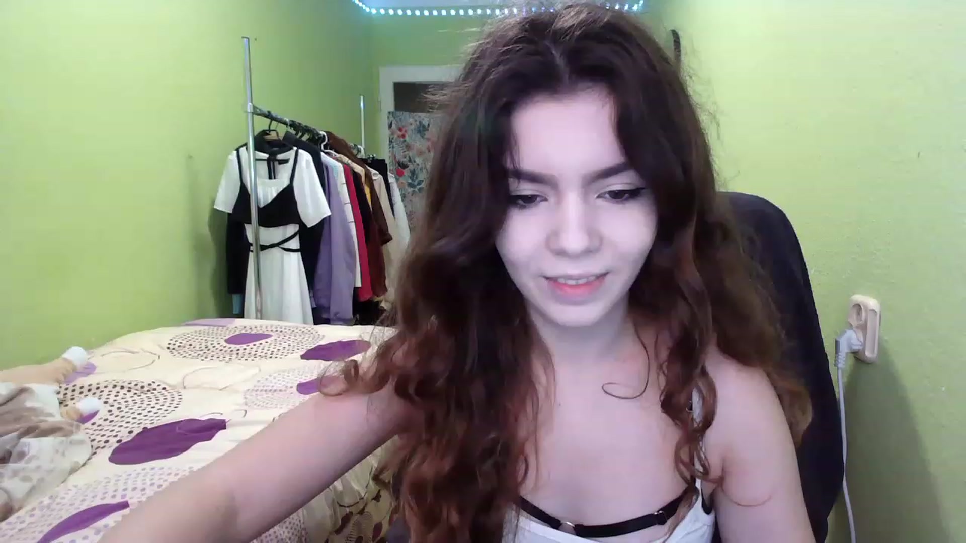 Gallery image thumbnail from So_Karry's myfreecams stream on, 12/09/2022, 14:35 image 1 of 20