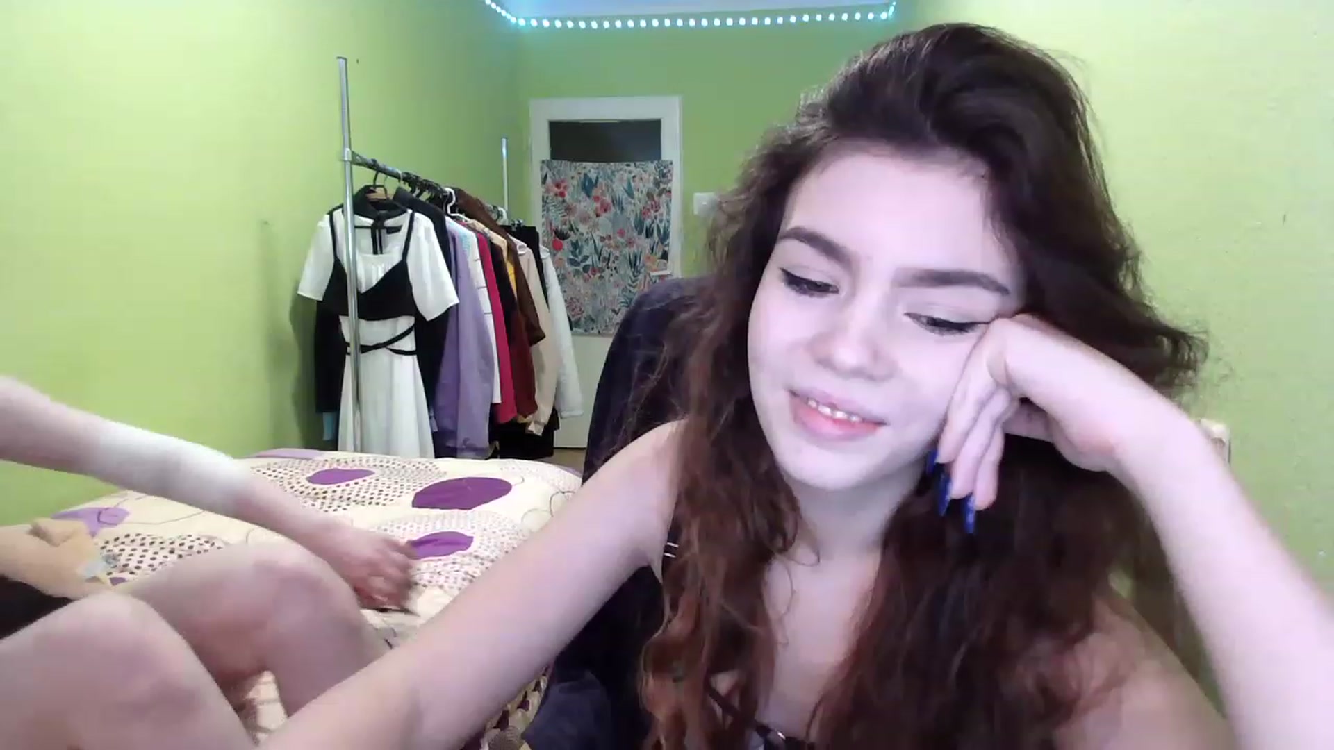 Gallery image thumbnail from So_Karry's myfreecams stream on, 12/09/2022, 14:35 image 16 of 20