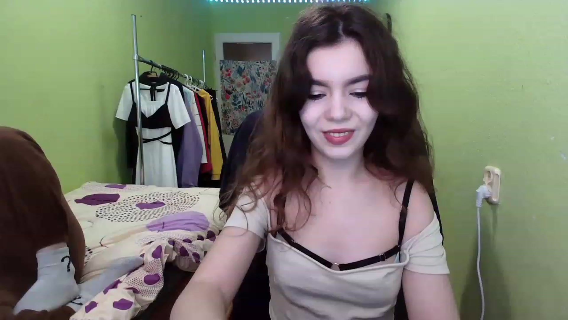 Gallery image thumbnail from So_Karry's myfreecams stream on, 12/12/2022, 13:28 image 1 of 20