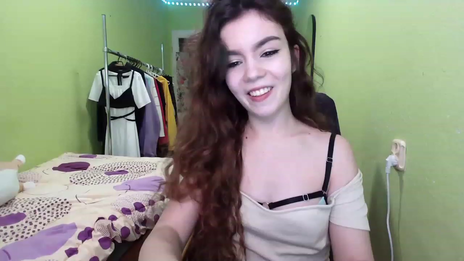 Gallery image thumbnail from So_Karry's myfreecams stream on, 12/12/2022, 14:38 image 1 of 20