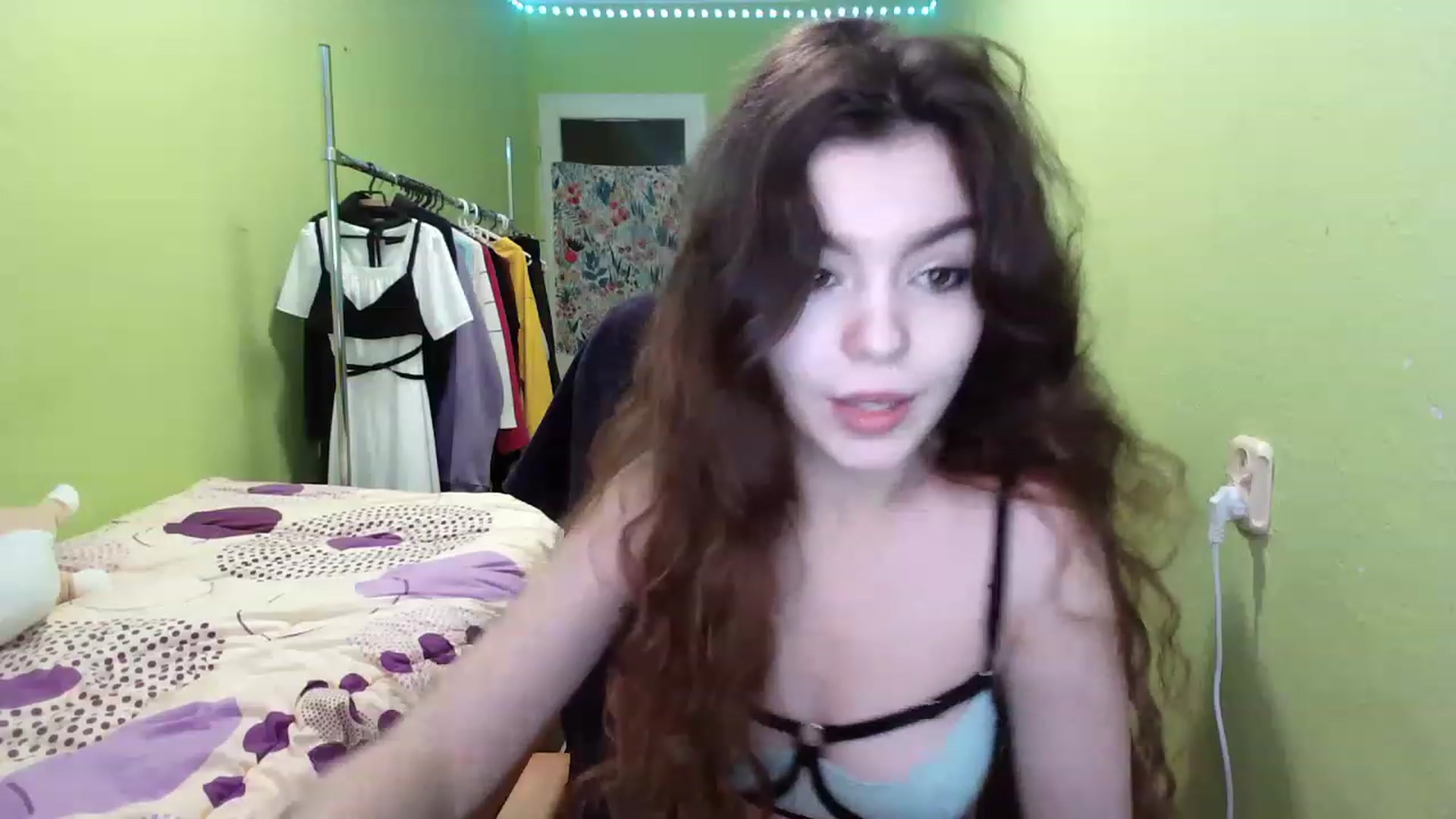 Gallery image thumbnail from So_Karry's myfreecams stream on, 12/12/2022, 14:38 image 18 of 20