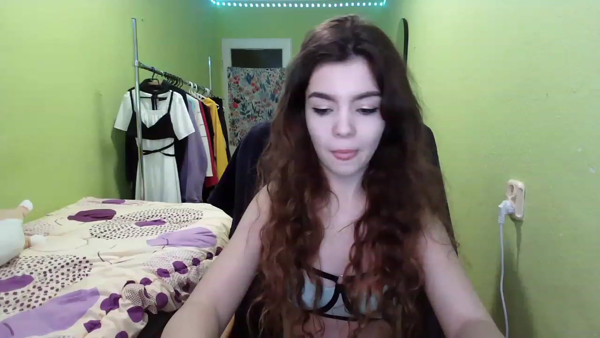 Gallery image thumbnail from So_Karry's myfreecams stream on, 12/12/2022, 14:38 image 14 of 20