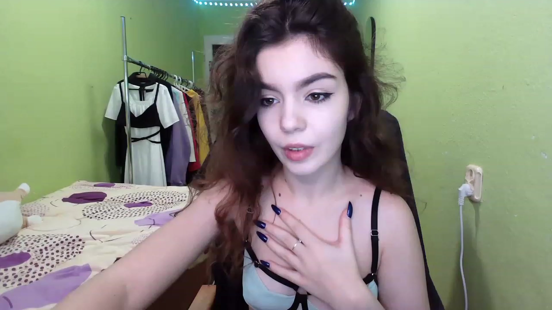 Gallery image thumbnail from So_Karry's myfreecams stream on, 12/12/2022, 14:38 image 3 of 20