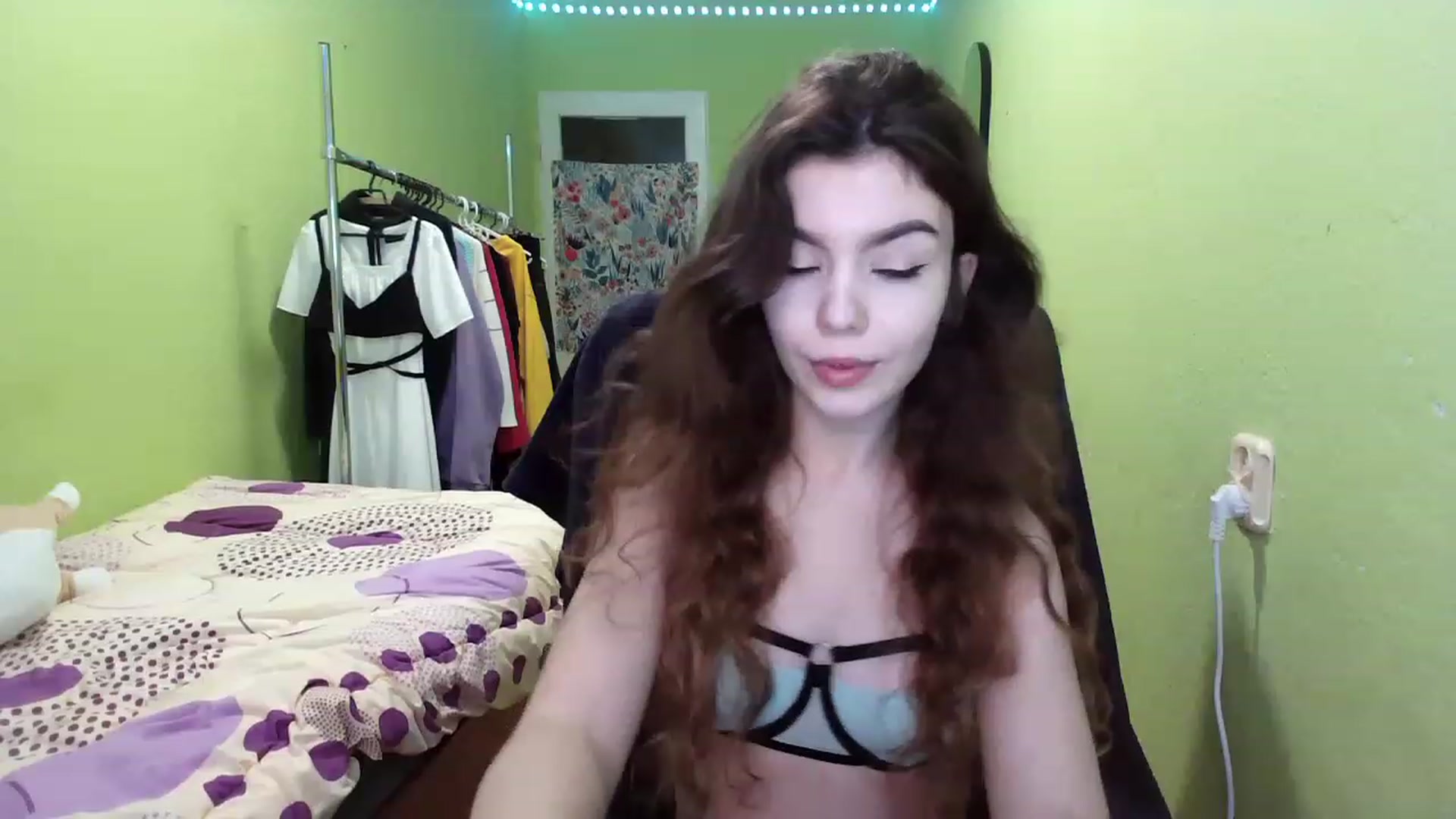 Gallery image thumbnail from So_Karry's myfreecams stream on, 12/12/2022, 14:38 image 12 of 20