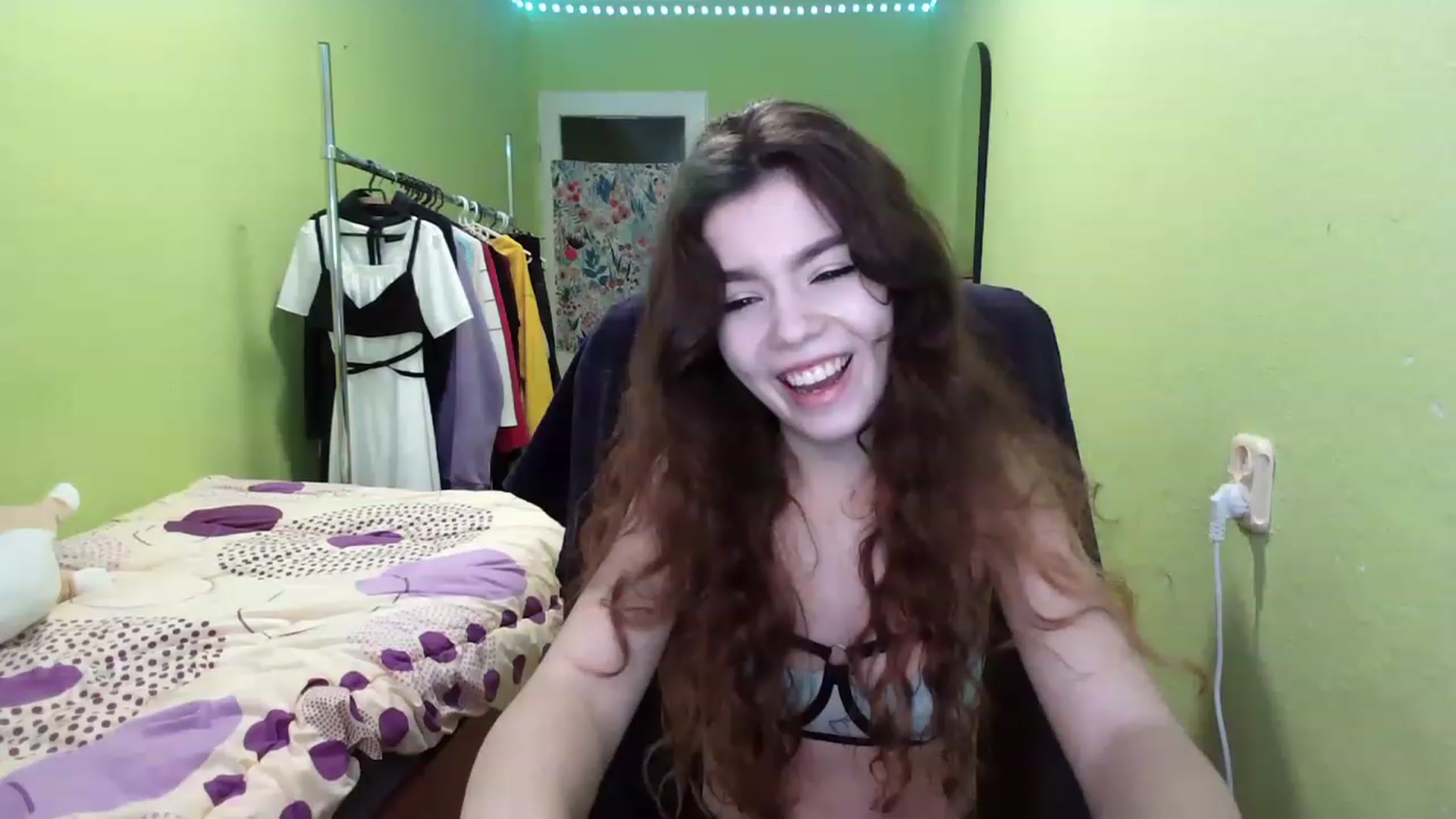 Gallery image thumbnail from So_Karry's myfreecams stream on, 12/12/2022, 14:38 image 16 of 20