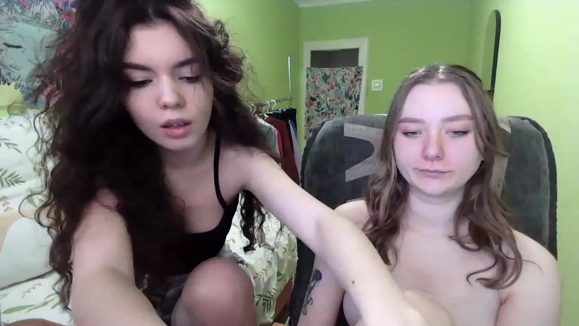 Gallery image thumbnail from So_Karry's myfreecams stream on, 02/11/2023, 13:49 image 14 of 20