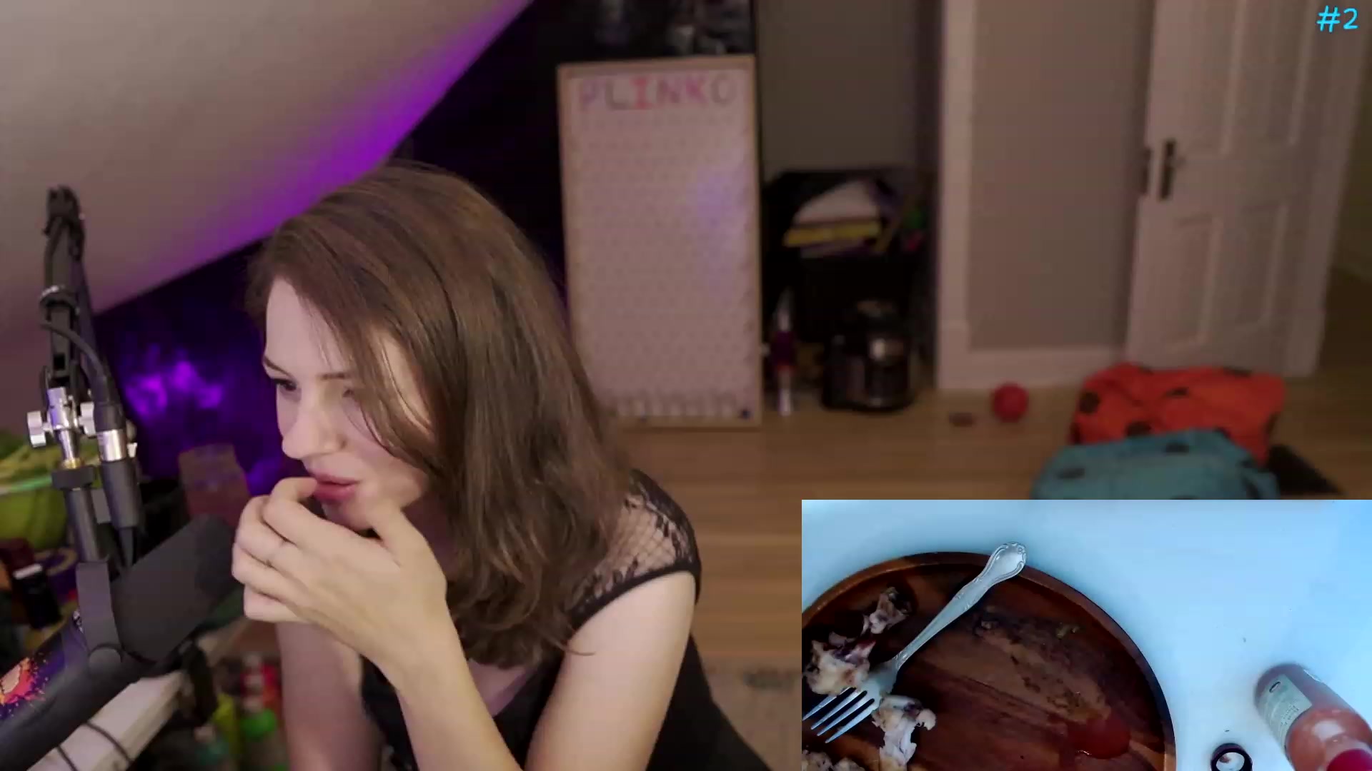 Gallery image thumbnail from Sofee_t's myfreecams stream on, 07/03/2023, 10:32 image 1 of 20