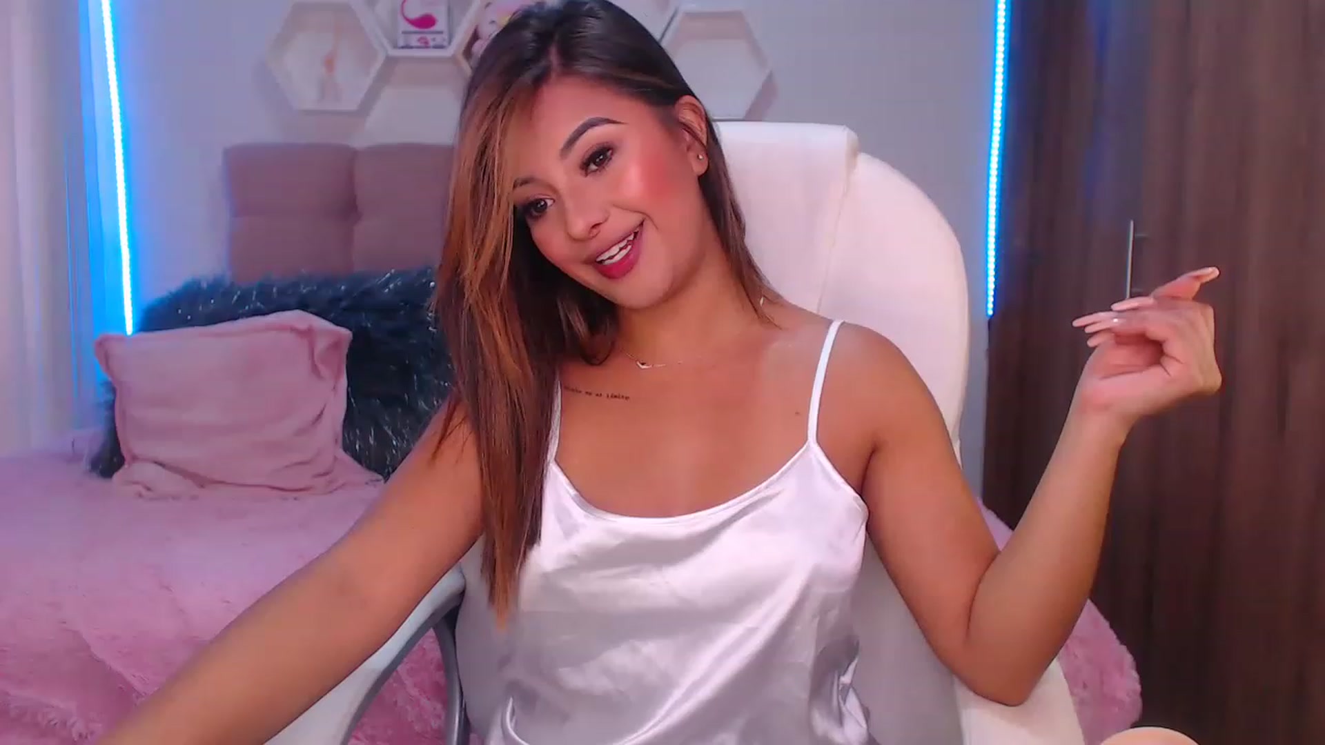 Gallery image thumbnail from Soffiee_vega1's myfreecams stream on, 11/27/2022, 14:59 image 12 of 20