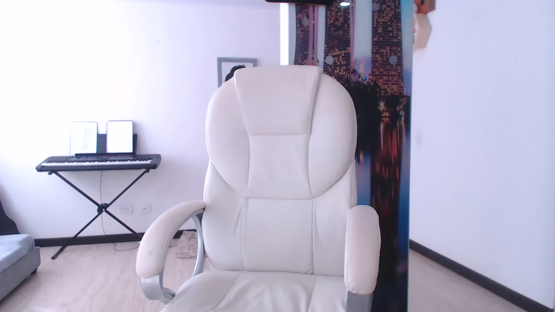 Gallery image thumbnail from Soffiee_vega1's myfreecams stream on, 06/04/2023, 14:13 image 16 of 20