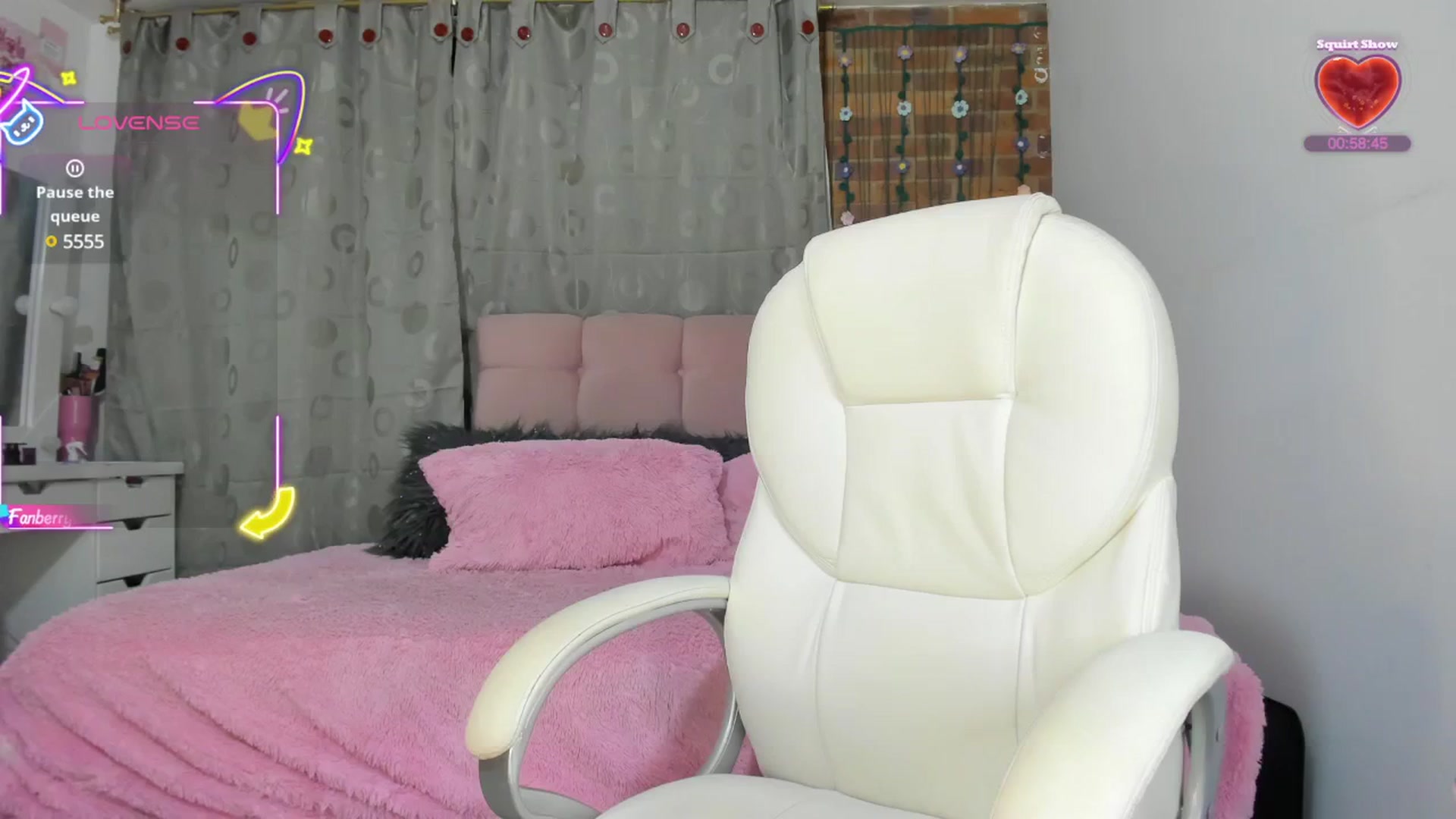 Gallery image thumbnail from Soffiee_vega1's myfreecams stream on, 07/17/2025, 08:00 image 10 of 20