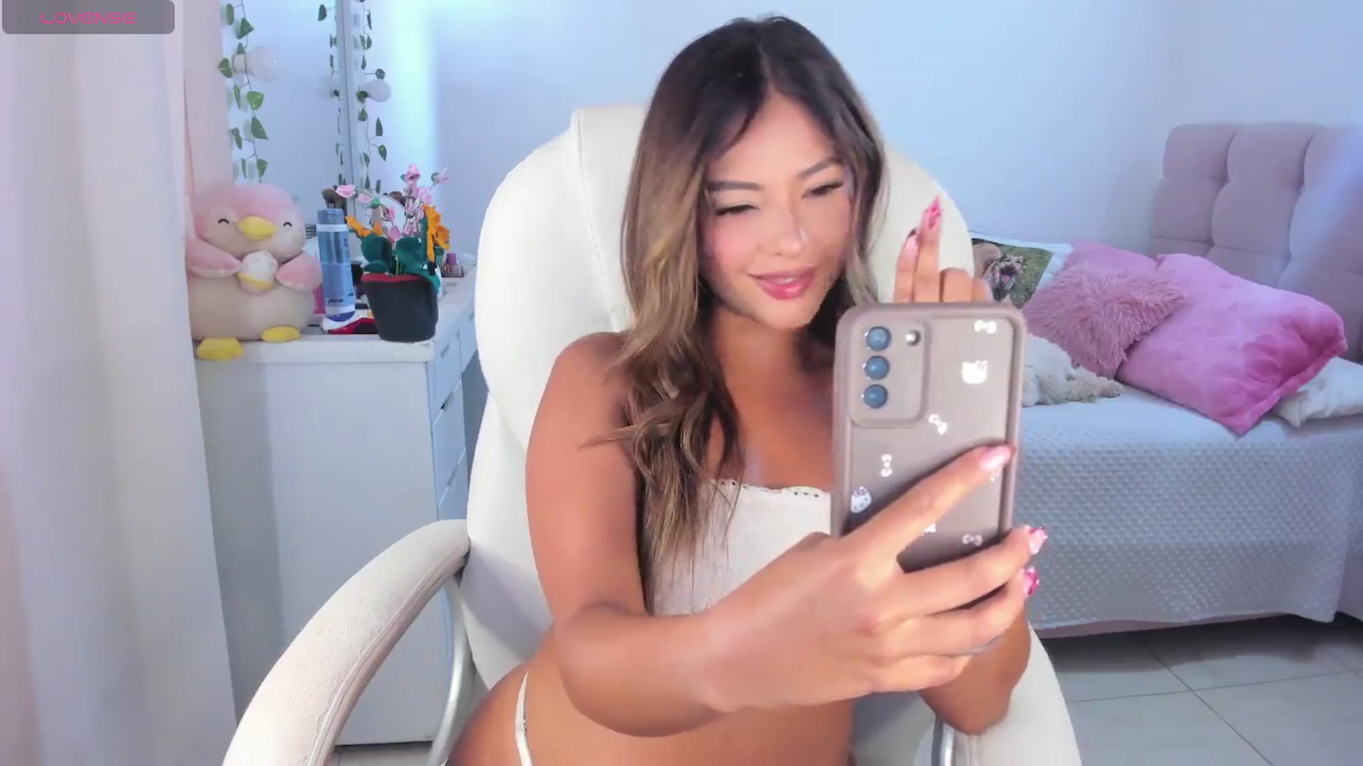 Gallery image thumbnail from Soffiee_vega1's myfreecams stream on, 04/08/2026, 17:43 image 2 of 20