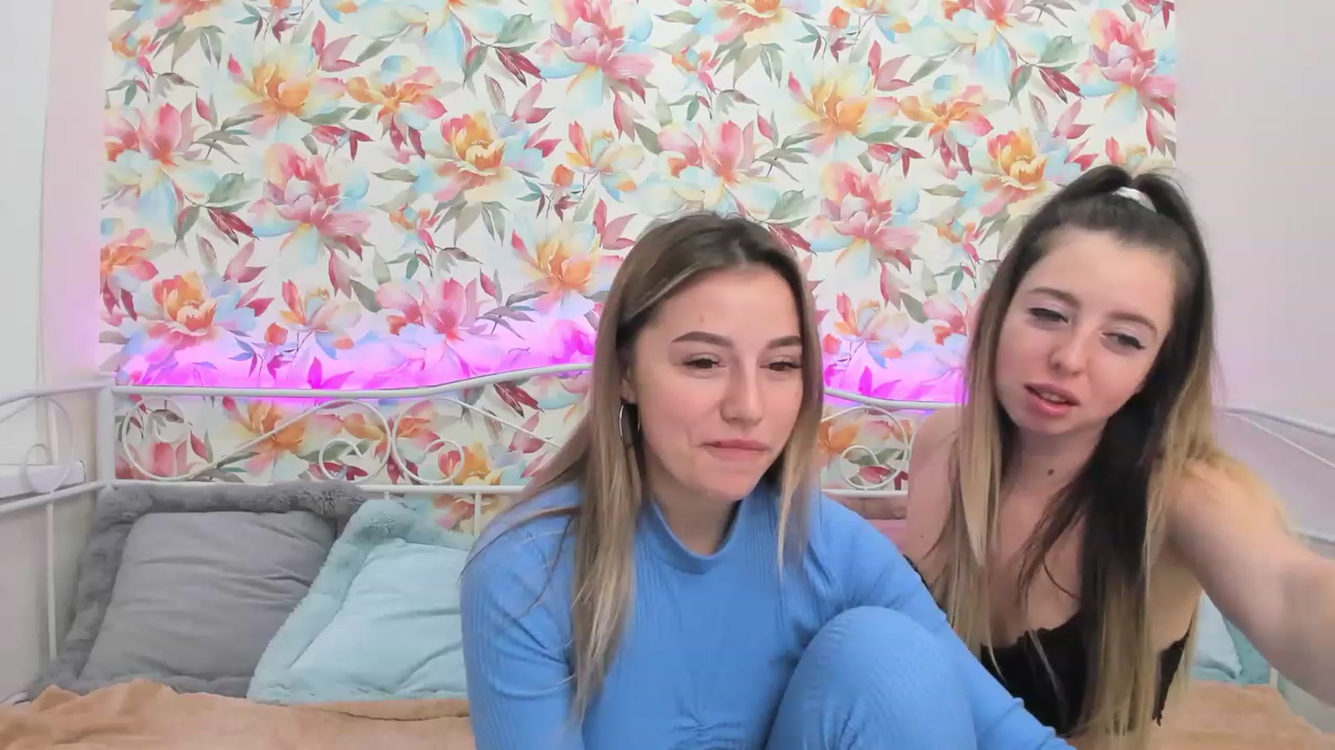 Gallery image thumbnail from SofiBloom's myfreecams stream on, 11/19/2022, 12:02 image 10 of 20