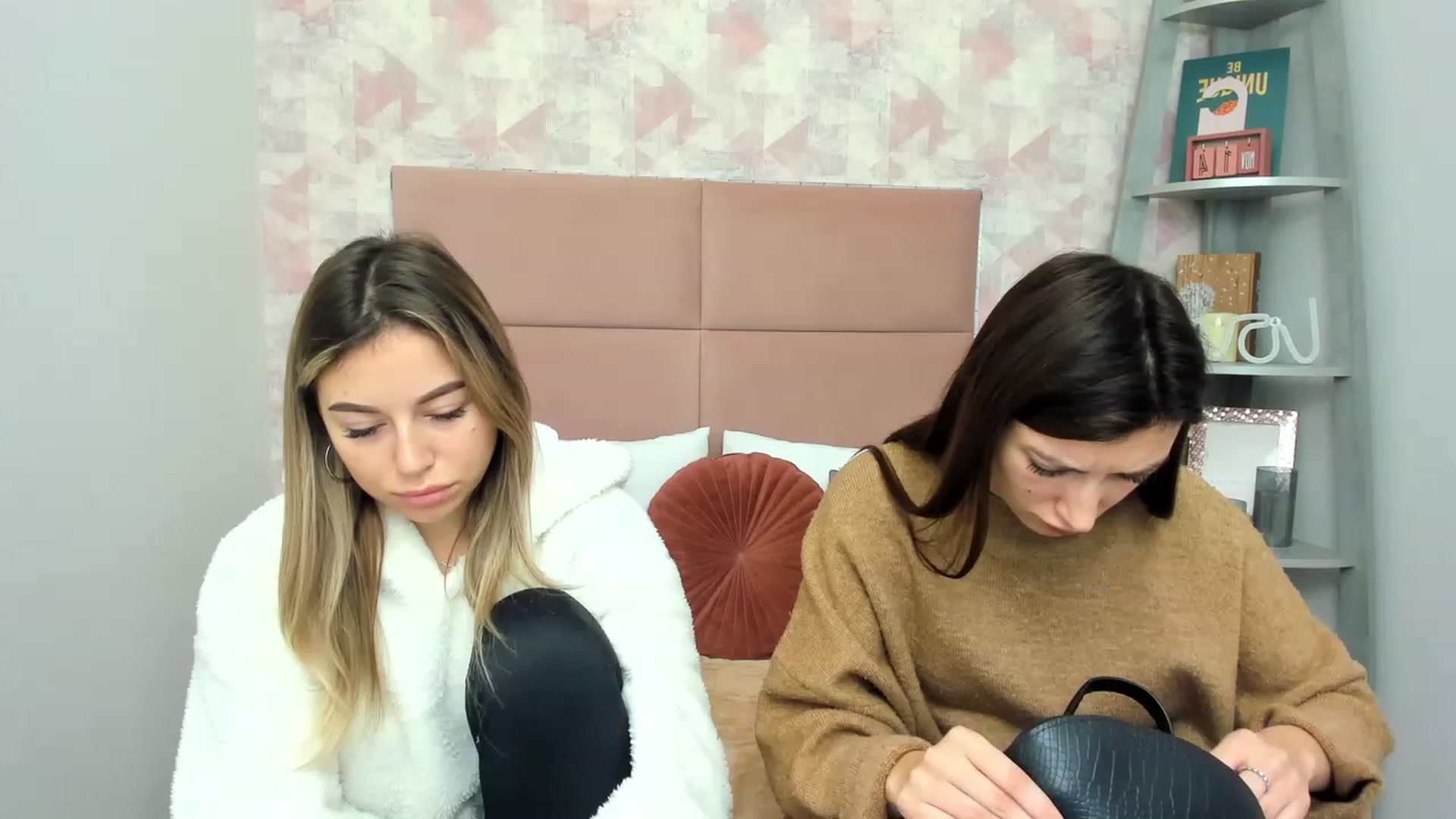 Gallery image thumbnail from SofiBloom's myfreecams stream on, 11/25/2022, 09:21 image 13 of 20