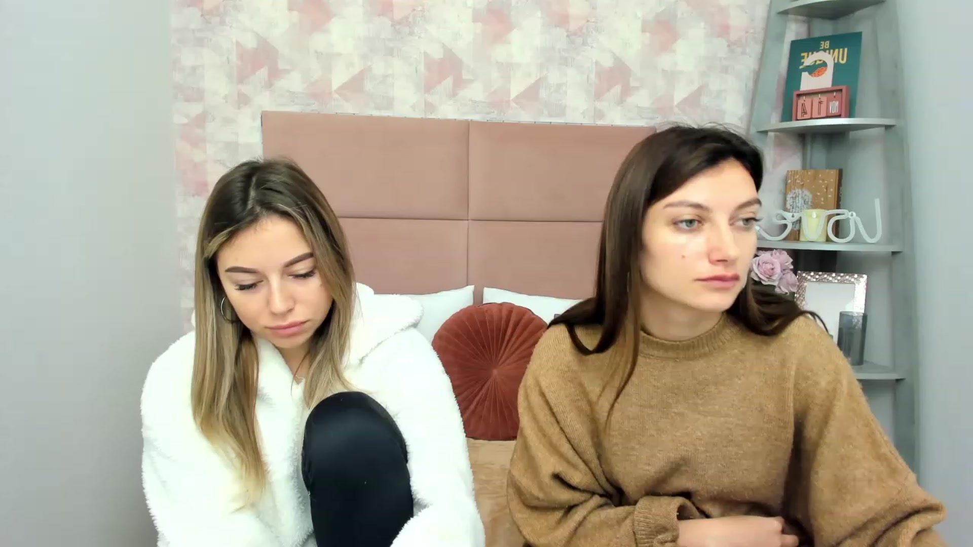 Gallery image thumbnail from SofiBloom's myfreecams stream on, 11/25/2022, 09:21 image 18 of 20