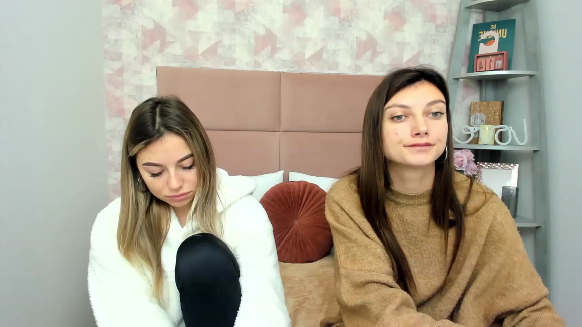 Gallery image thumbnail from SofiBloom's myfreecams stream on, 11/25/2022, 09:21 image 10 of 20