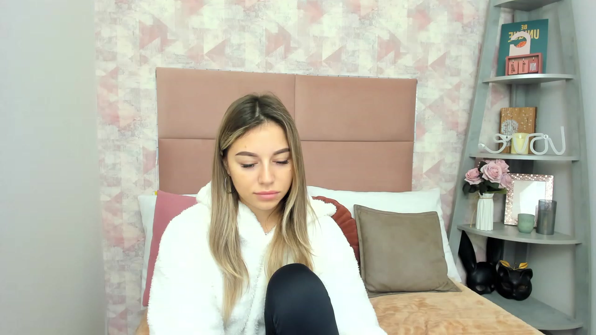 Gallery image thumbnail from SofiBloom's myfreecams stream on, 11/25/2022, 10:53 image 3 of 20