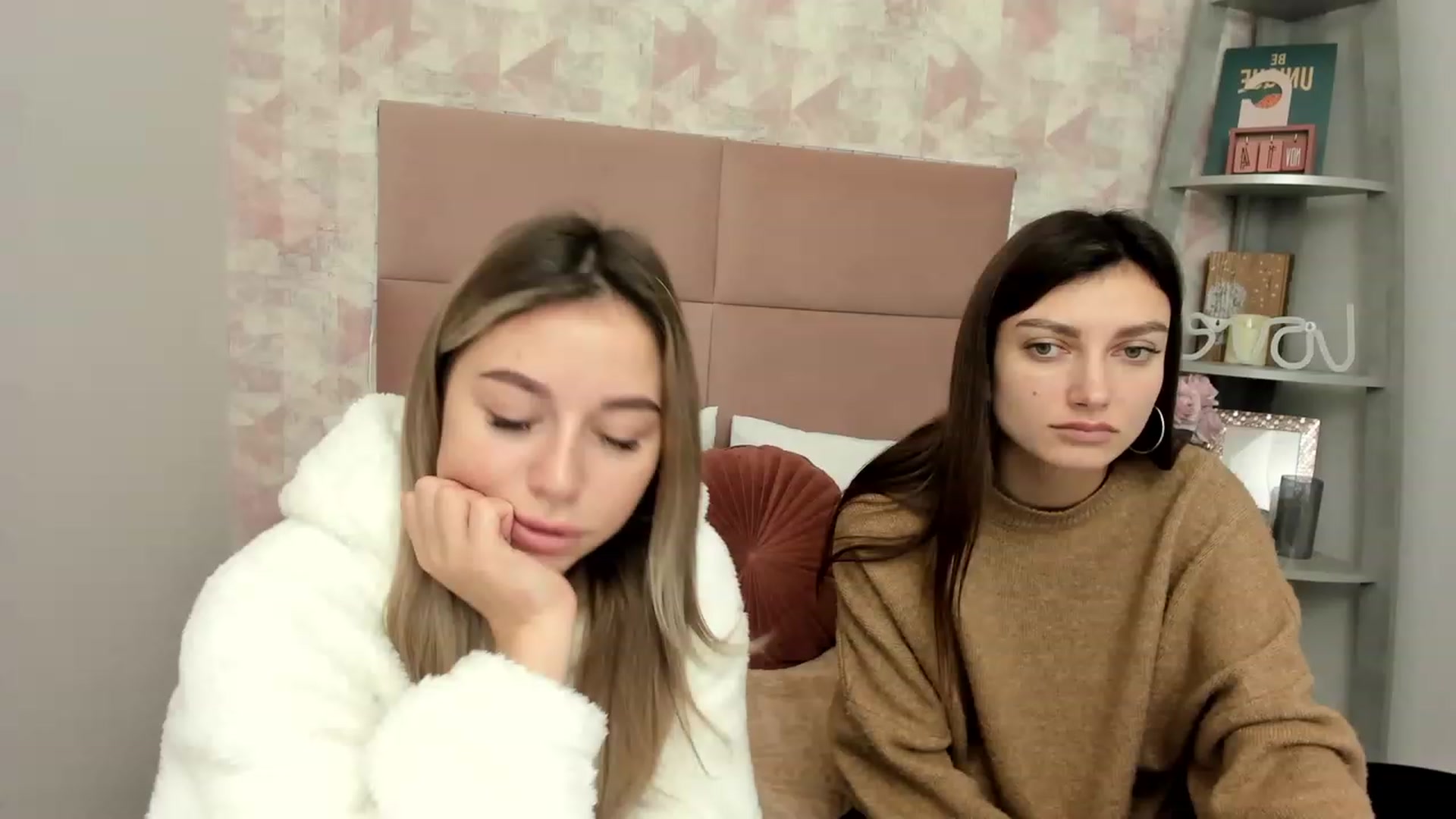 Gallery image thumbnail from SofiBloom's myfreecams stream on, 11/25/2022, 13:00 image 2 of 20