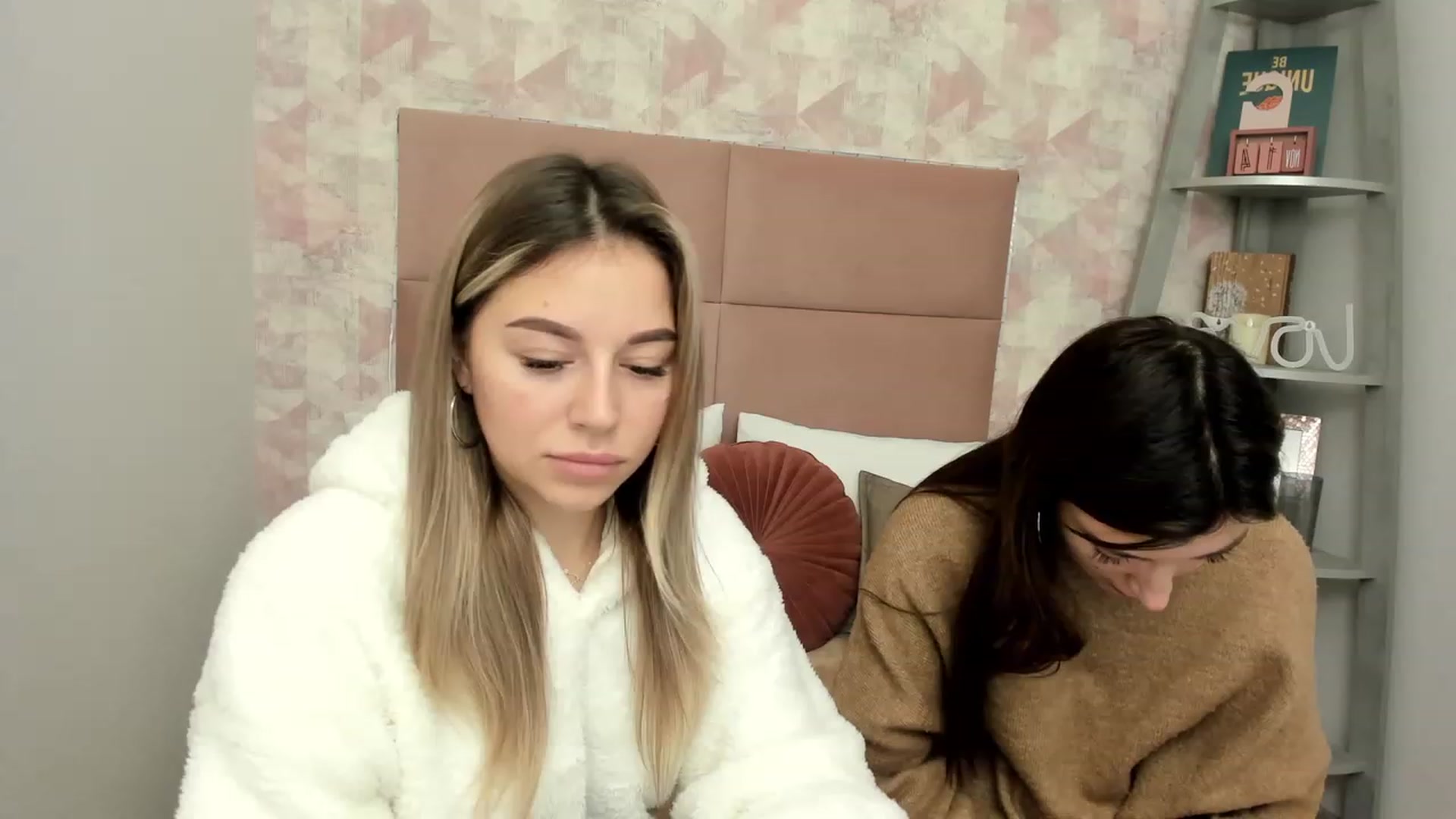 Gallery image thumbnail from SofiBloom's myfreecams stream on, 11/25/2022, 13:00 image 13 of 20