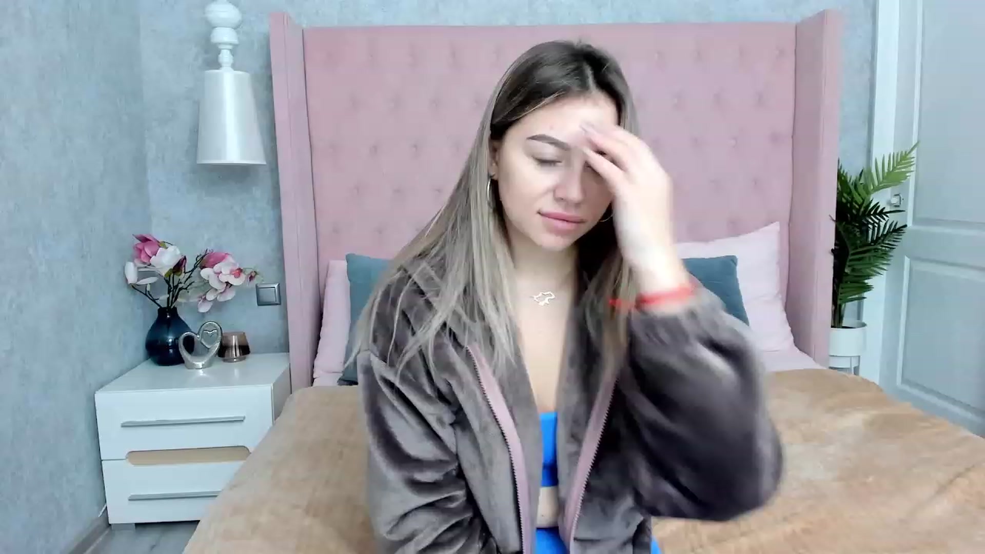 Gallery image thumbnail from SofiBloom's myfreecams stream on, 12/02/2022, 07:29 image 11 of 20