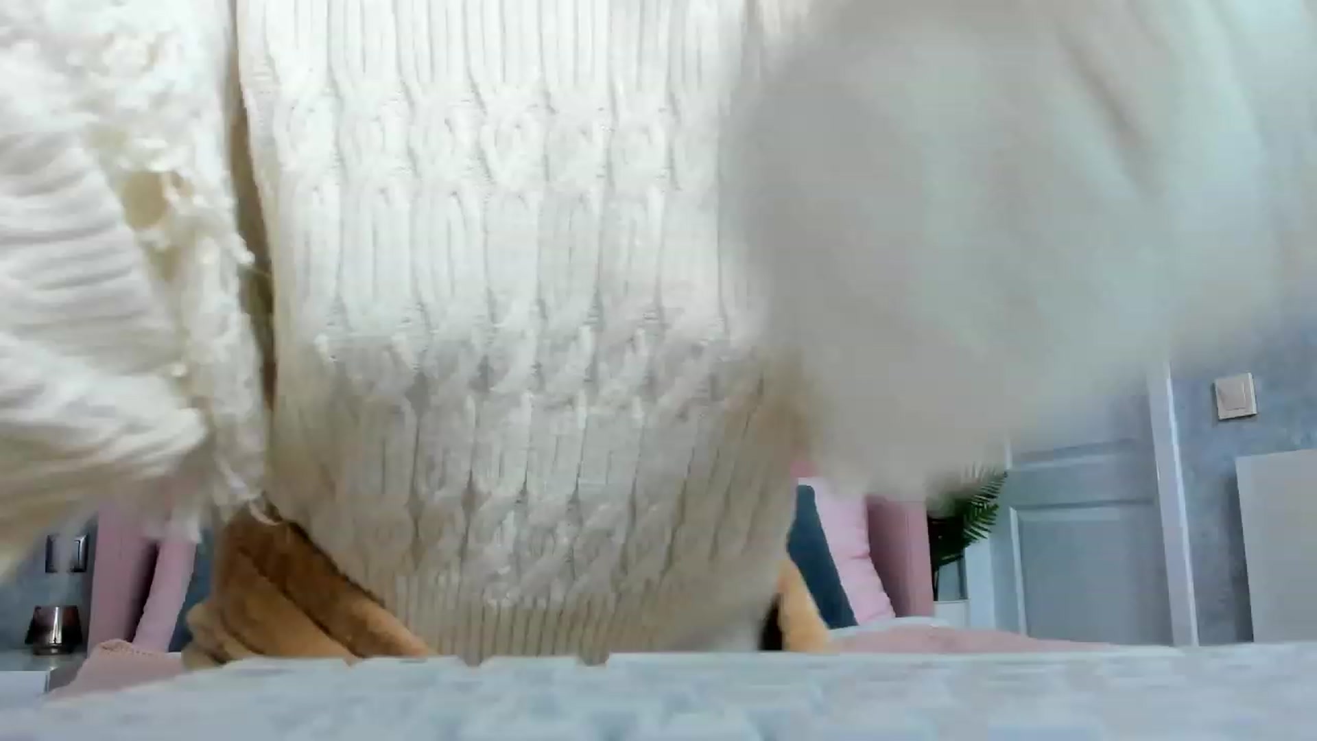 Gallery image thumbnail from SofiBloom's myfreecams stream on, 12/03/2022, 08:24 image 6 of 20