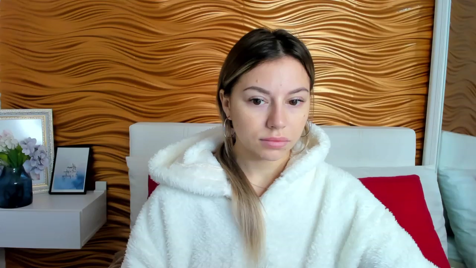 Gallery image thumbnail from SofiBloom's myfreecams stream on, 12/06/2022, 08:11 image 18 of 20