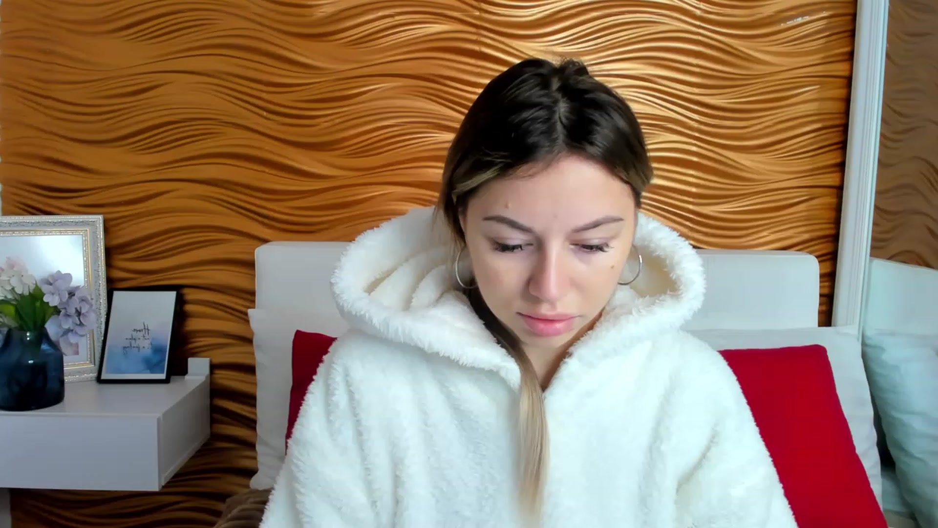 Gallery image thumbnail from SofiBloom's myfreecams stream on, 12/06/2022, 08:11 image 9 of 20