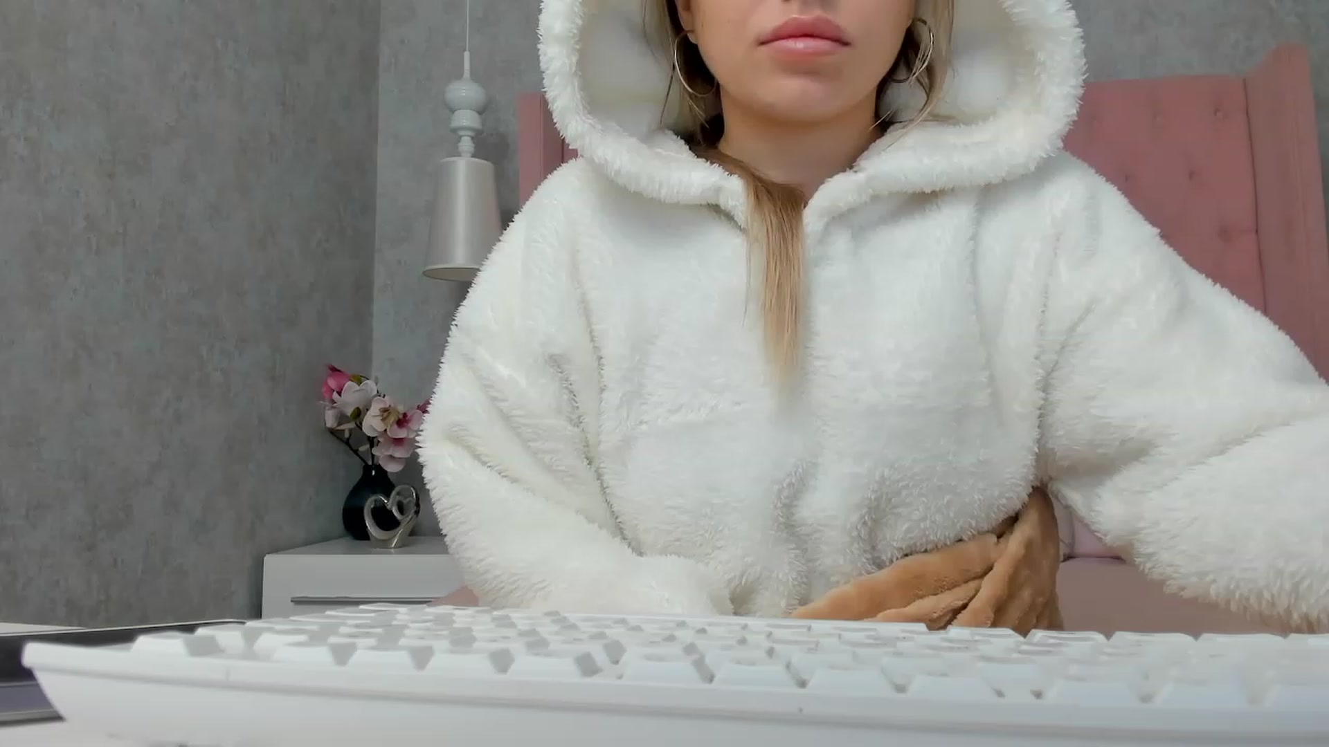 Gallery image thumbnail from SofiBloom's myfreecams stream on, 12/06/2022, 11:23 image 7 of 20
