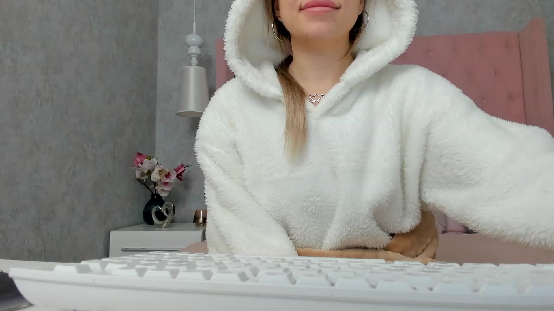 Gallery image thumbnail from SofiBloom's myfreecams stream on, 12/06/2022, 11:23 image 5 of 20
